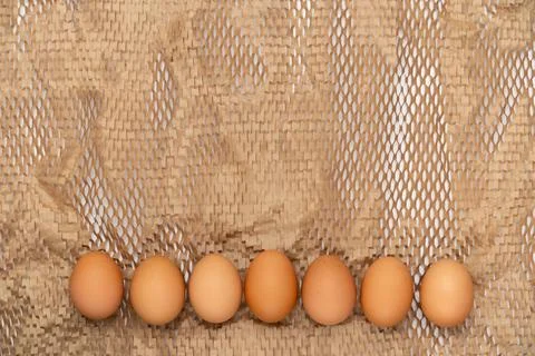 Row of eggs. Sustainable Easter background Foto stock
