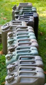 Row of Jerry Cans Foto stock