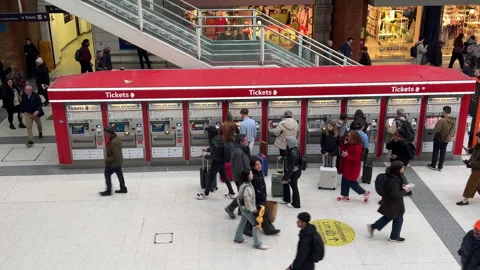 Row of rail ticket fare machines 库存影片 334897841