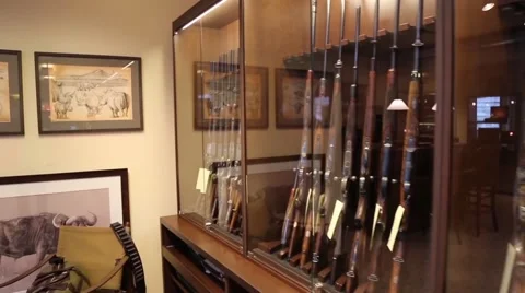 Row of shotguns on display in store 스톡 동영상 67185407
