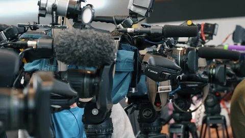 Row of TV broadcasting cameras Stock-Footage 98968044