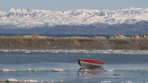 Rowboat on painter - 30p Stock Footage 1848163