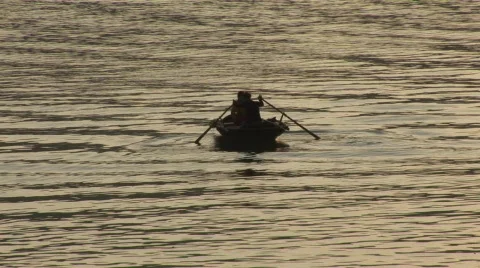 Rowboat in the sunset Stock-Footage 290225