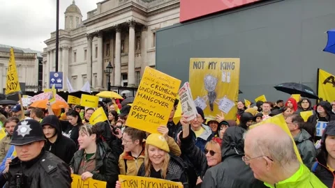 ROWDY PROTESTERS SINGING CHANTS AT KING CHARLES CORONATION 6 MAY 2023 4K Stock Footage 240492628