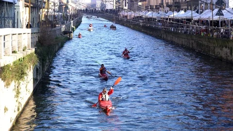 Rowers in Milan Video stock 123070588