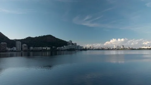 Rowing practice jetty at the Rio de Janeiro city lake Vídeos de archivo 105855985