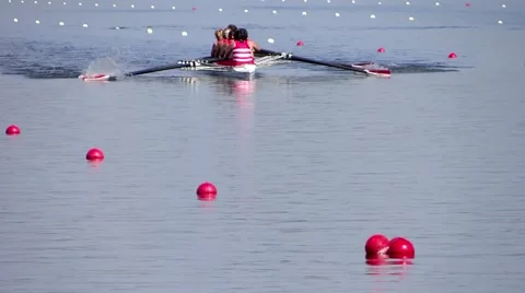 A rowing race Видео 41947191