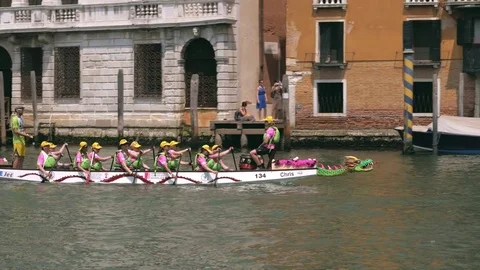 Rowing team on dragon canoe. Venice, Italy Video stock 79061235