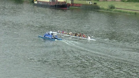 Rowing Team in Rowing Boat with Training Coach in Heidelberg Video stock 82956208