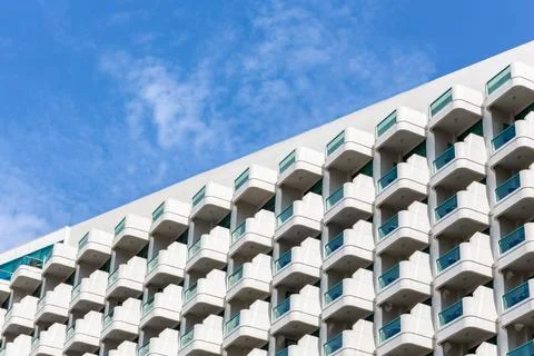Rows and patterns of identical small balconies of a luxury modern hotel in Dubai Fotos de archivo