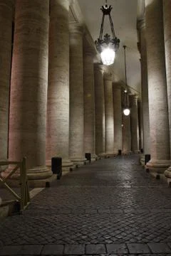 Rows of columns at night Foto stock