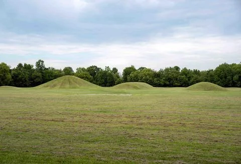 Rows of long and round Native American Hopewell burial mounds in Ohio Stock Photos