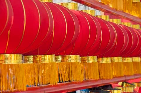Rows of red lanterns in outside Foto stock