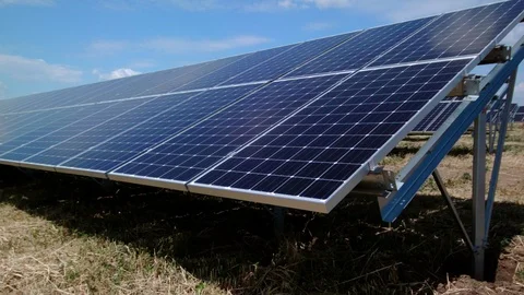 Rows of solar panels 库存影片 94907756