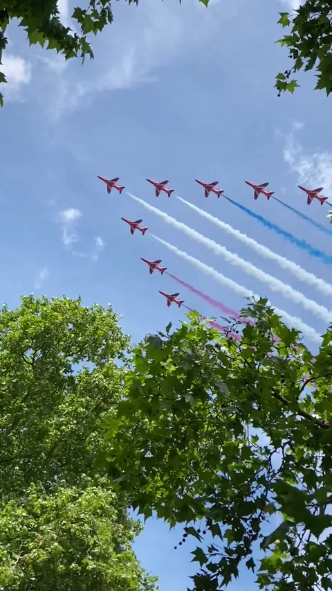 Royal Air Force Red Arrows Flypast - Queen’s Platinum Jubilee - London Stock Footage 196918032