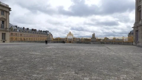 Royal Courtyard in Versailles Video stock 270946760