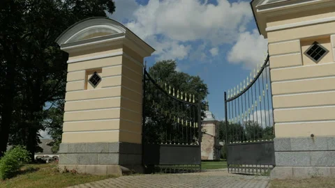 Royal gates opening Video stock 237604095
