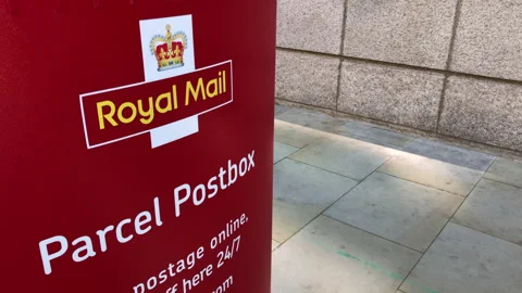 A Royal Mail parcel postbox, City of London. 스톡 동영상 158928017