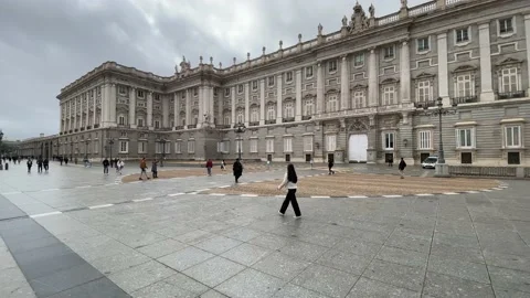 Royal Palace Madrid cloudy day. 4K 스톡 동영상 223394792