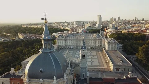 Royal palace in madrid Stock Footage