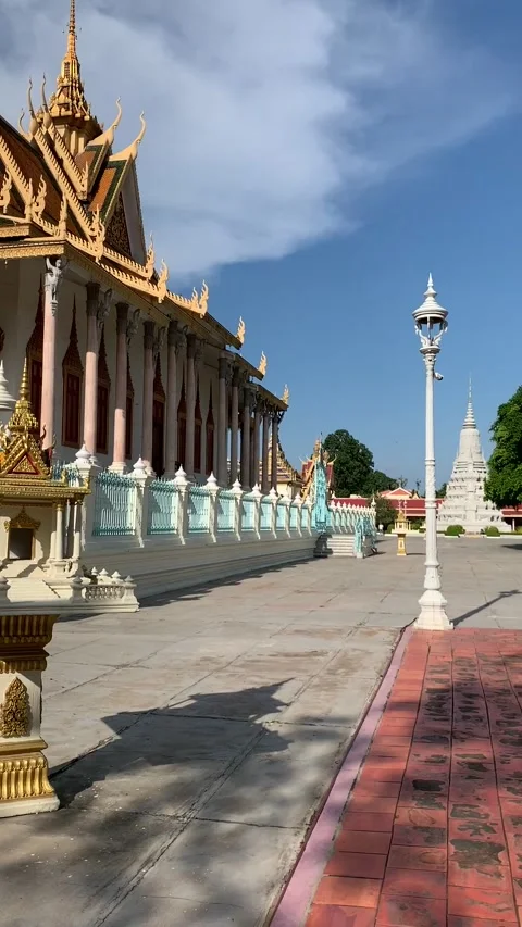 Royal Palace in Phnom Penh Stock-Footage 341126393