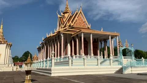 Royal Palace in Phnom Penh 스톡 동영상 341126402