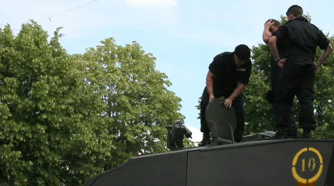 Royal Tank Regiment batten down hatches Video stock 852243