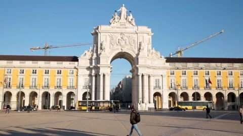 Rua Augusta Arch at the 'Praca do Comercio' square in Lisbon Stock Footage 141429019