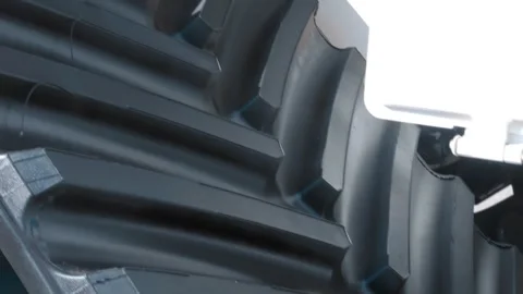 Rubber tracks and rollers of industrial research vehicle for off-road driving 库存影片 330901754