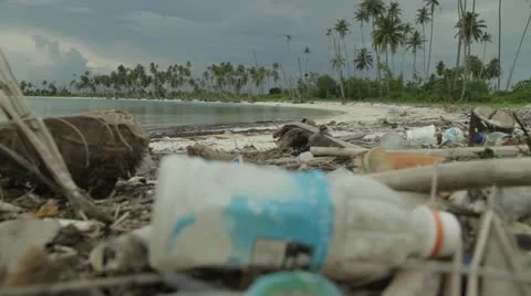 Rubbish on beach Video stock 12425840