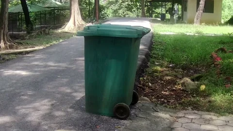 Rubbish bin Stock Footage 168085420