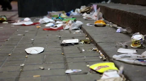 Rubbish on the streets Video stock 33579102