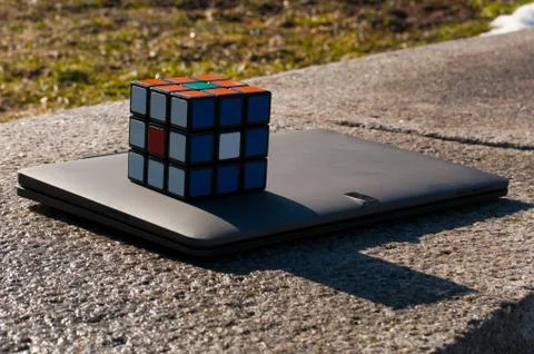 Rubik's Cube ON Tablet Foto stock