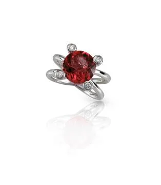 Ruby center stone diamond ring 스톡 사진