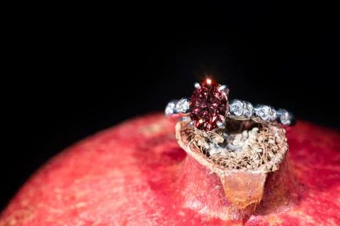 Ruby Engagement Ring 스톡 사진