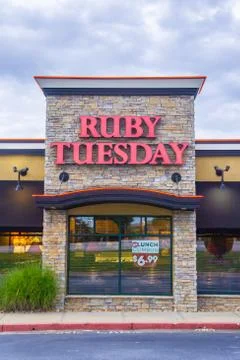 Ruby Tuesday store front sign - American franchise Stock Photos