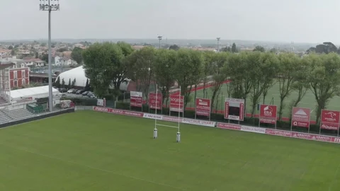 Rugby goal posts on field, Parc des Sports Aguilera stadium, Biarritz, France Stockbeeldmateriaal 308232903