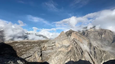 Rugged Mountain Ridge with Moving Clouds in Tibet, China Vídeos de archivo 335984990