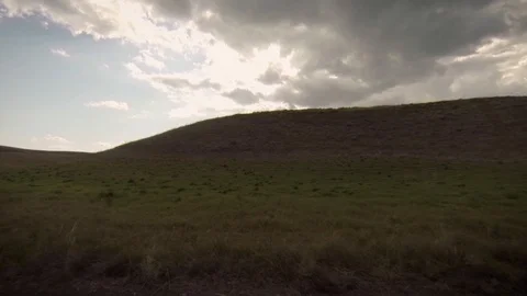 Rugged terrain on a partly cloudy Central Washington spring afternoon Stock-Footage 89580451