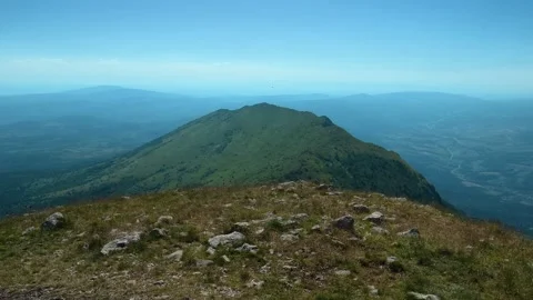 Rugged trail winds through wild grass and rocks. Mount Rtanj, Serbia 库存影片 342314890