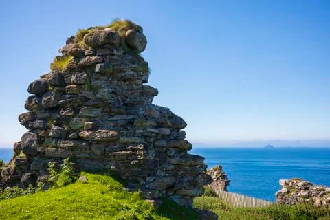 The ruins of Duntulm Castle, on the north coast of Trotternish, Isle of Skye, Stock Photos