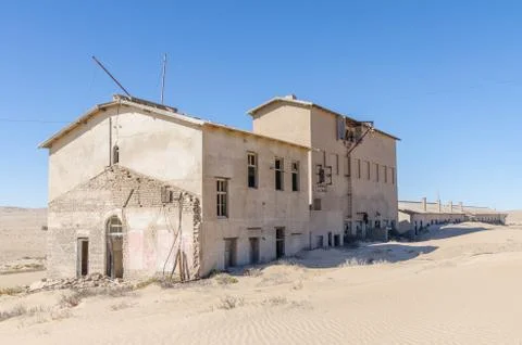Ruins of once prosperous German mining town Kolmanskop in the Namib desert near Foto stock