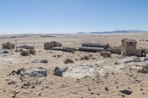 Ruins of once prosperous German mining town Kolmanskop in the Namib desert near Foto stock