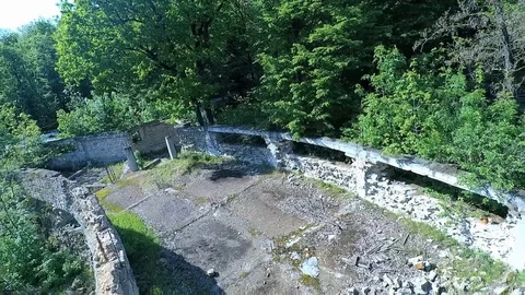 Ruins road Vídeos de archivo 89639804
