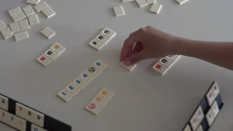 Rummy Cube player arranging set 스톡 동영상 133569818