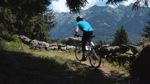 Runner on alpine trail Stock Footage 114175613