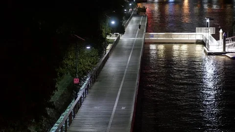 Runner and Cyclist on Clem Jones Promenade 스톡 동영상 92109050