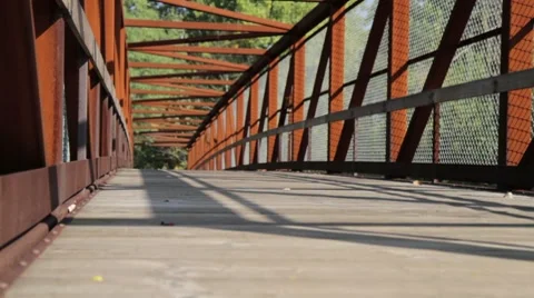 Runner on Bridge - dolly shot Видео 8826763