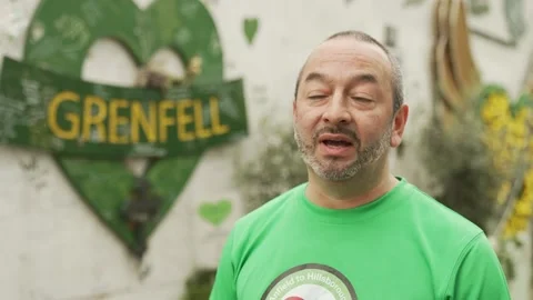 Runner reaches Grenfell Tower after 227-mile challenge to help disaster victims Vídeos de archivo 273167765