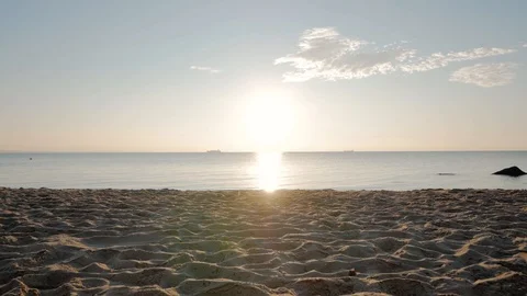Runners on the beach Stockbeeldmateriaal 92463865